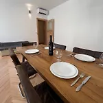 Spacious 2br In Center With Balcony Apartamento *