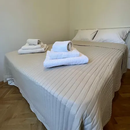 Spacious 2br In Center With Balcony