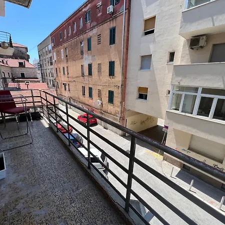 Spacious 2br In Center With Balcony