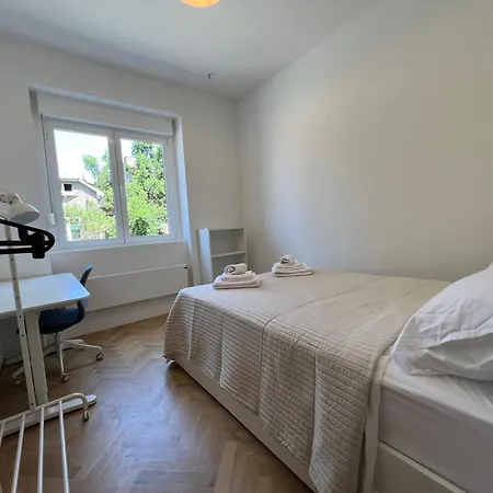 Spacious 2br In Center With Balcony *
